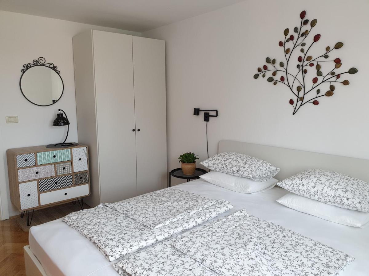 Apartment Maeistro By Privileggio Residence Rovigno Esterno foto