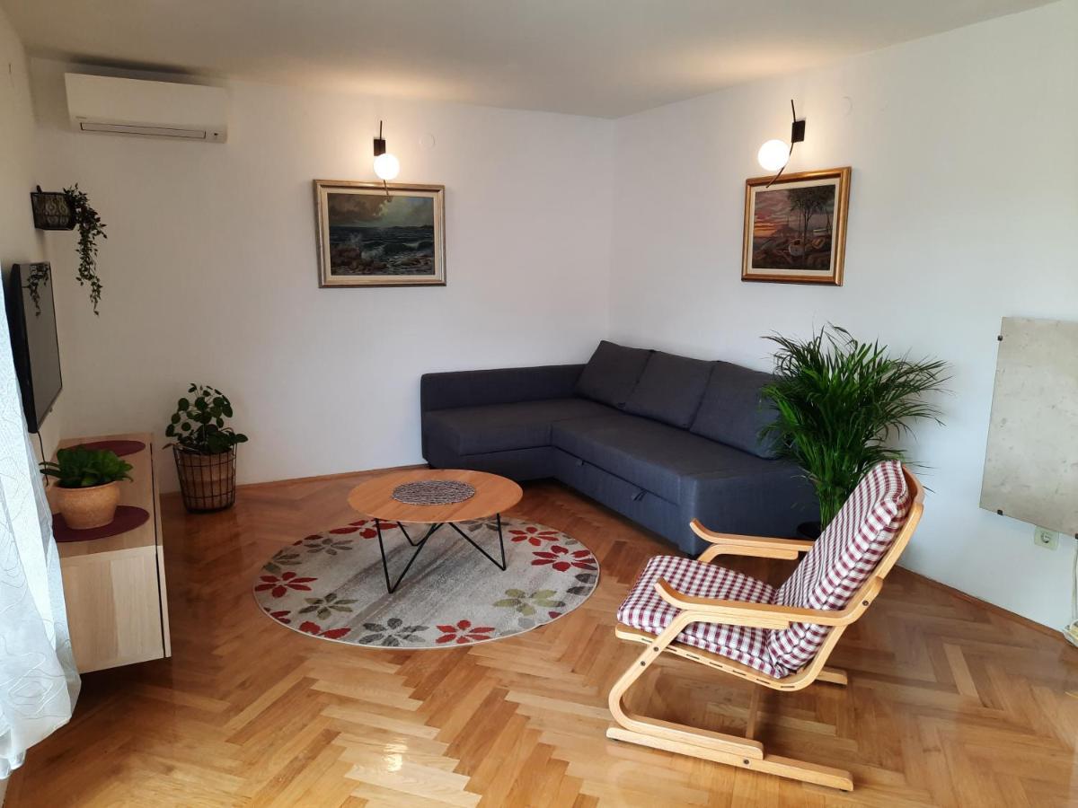 Apartment Maeistro By Privileggio Residence Rovigno Esterno foto