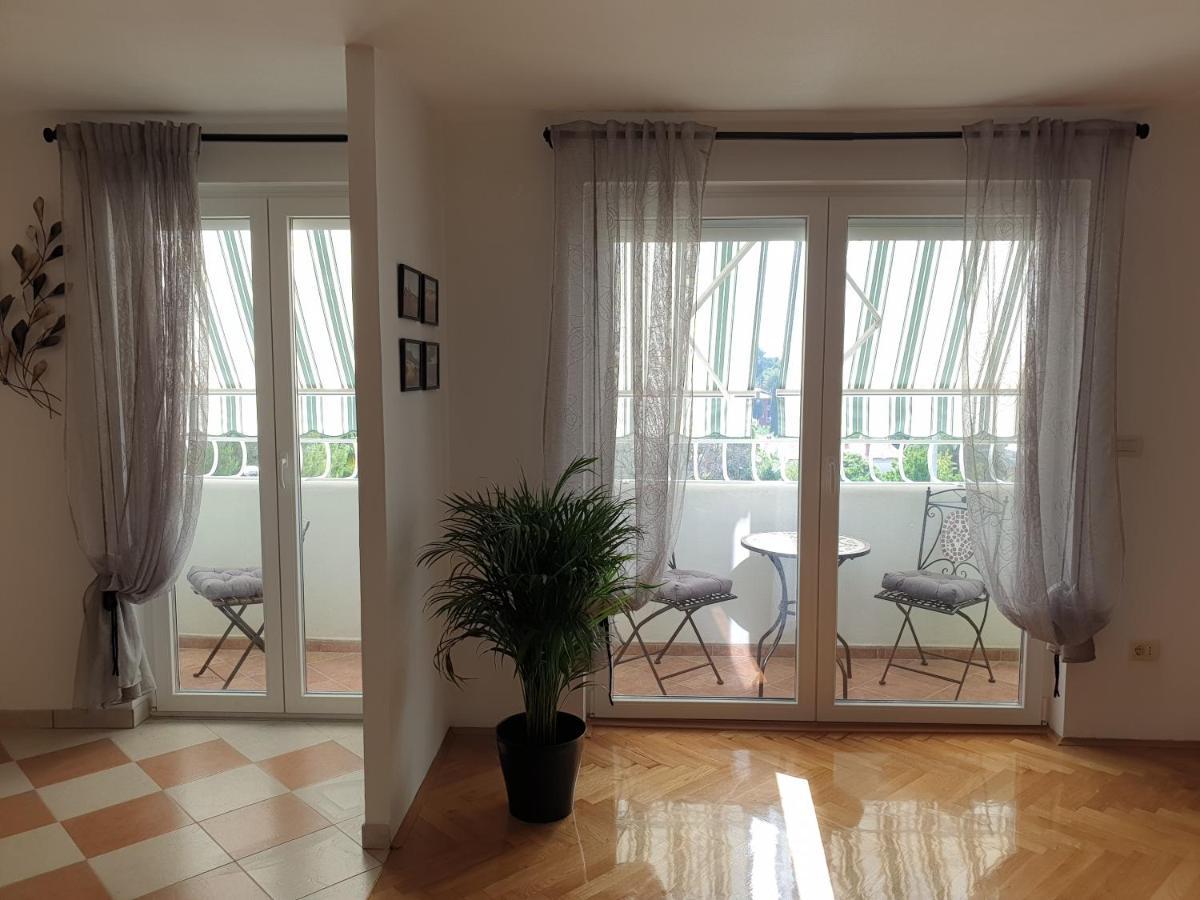 Apartment Maeistro By Privileggio Residence Rovigno Esterno foto
