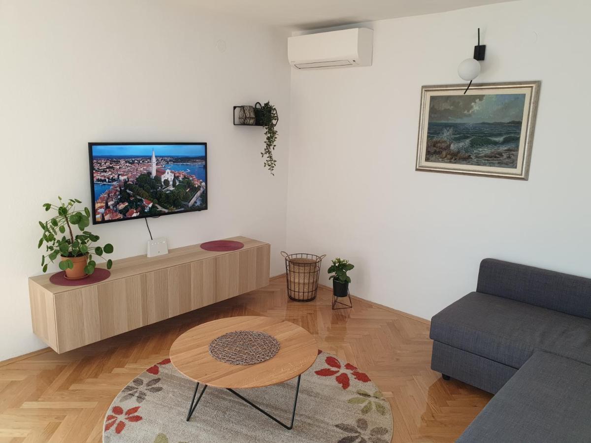 Apartment Maeistro By Privileggio Residence Rovigno Esterno foto